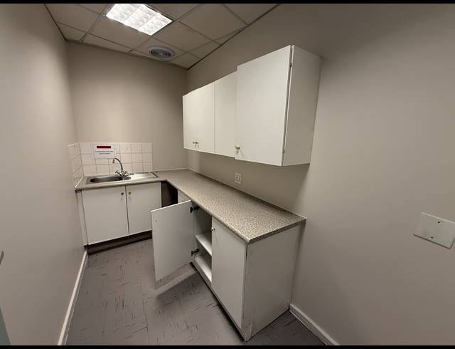 356M² OFFICE TO LET IN PARKTOWN